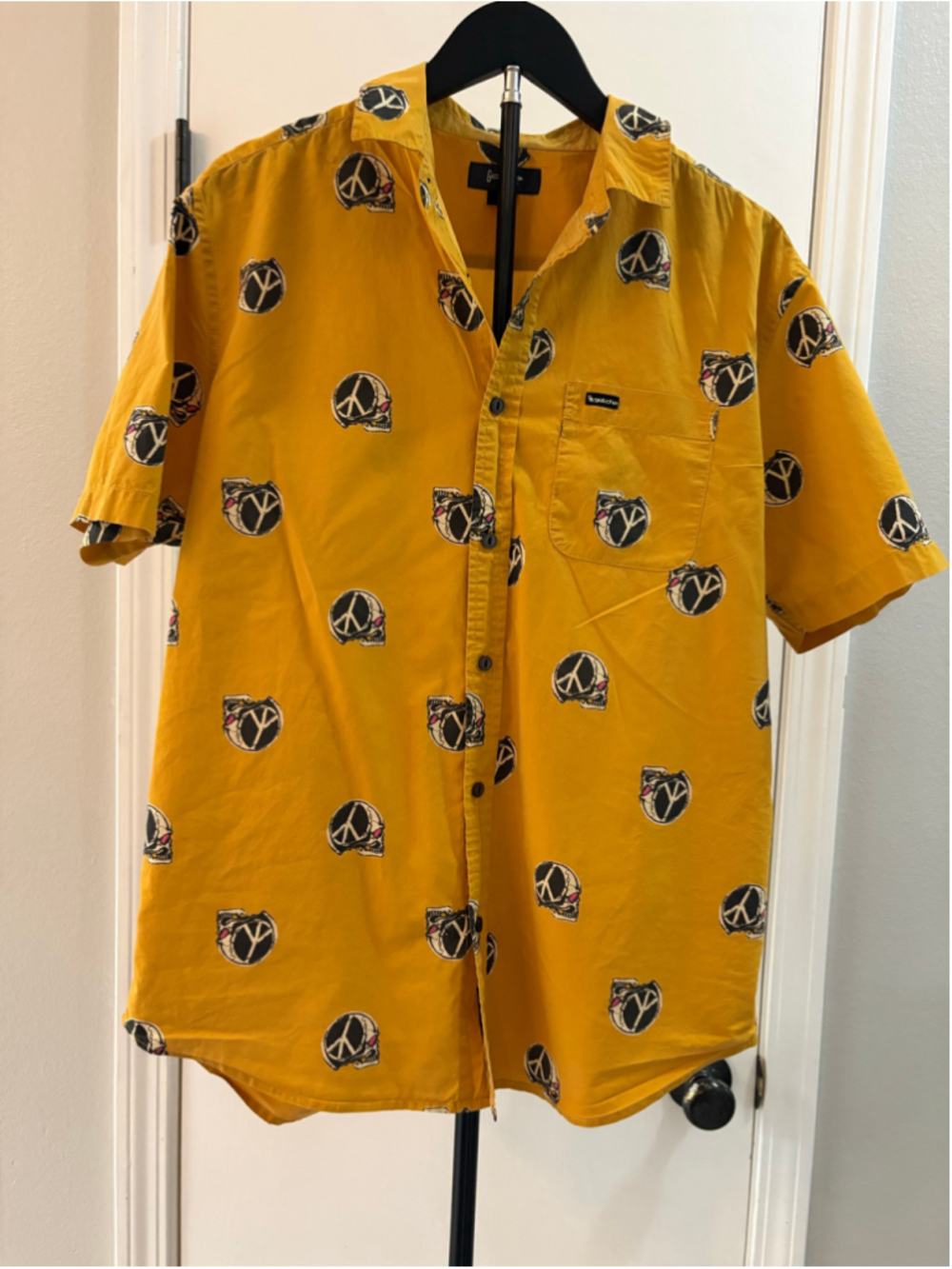 Gotcha Yellow All Over Print Peace Skull Button Up Shirt Men's Large Surf Skate